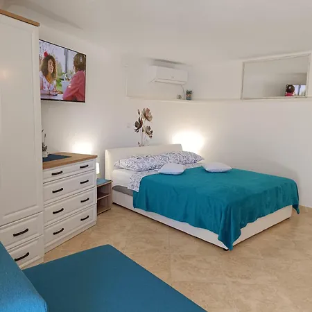 Igraliste Mirakul Apartment Seget Vranjica