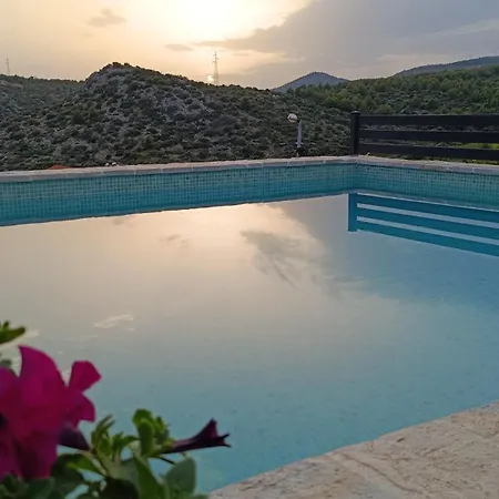 Igraliste Mirakul Apartment Seget Vranjica