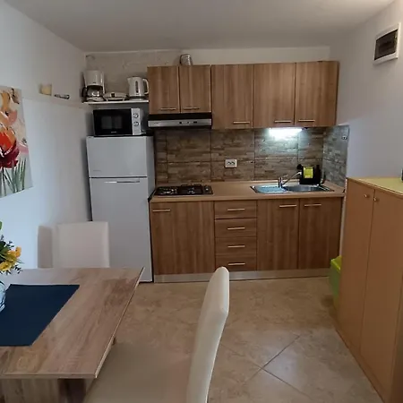 Igraliste Mirakul Apartment Seget Vranjica
