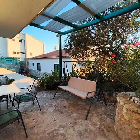 Igraliste Mirakul Apartment Seget Vranjica